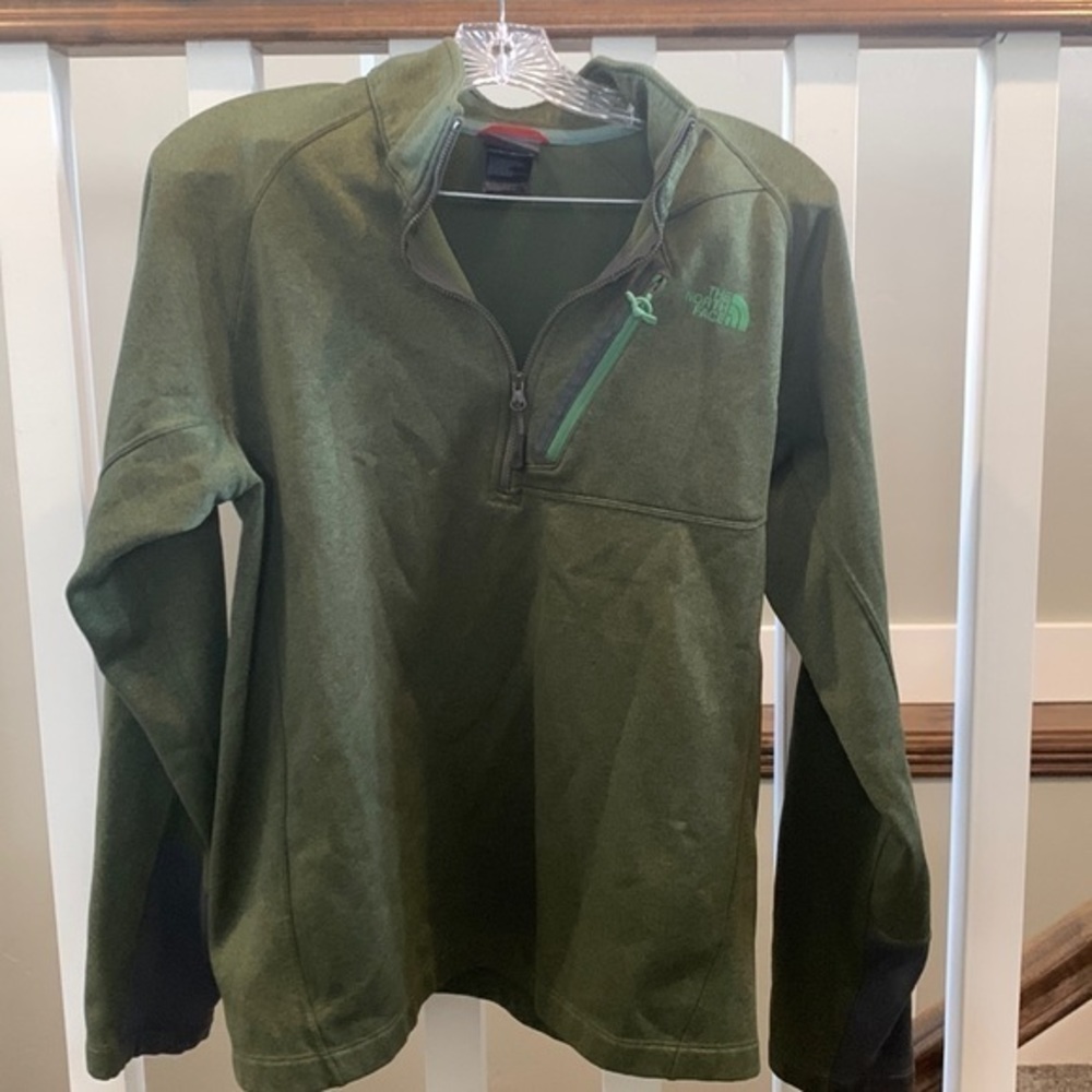 The North Face Quarter Zip Green  Pullover Size M